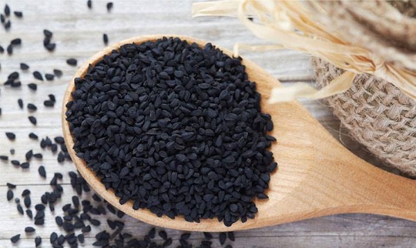 خواص سیاه دانه برای مو / نحوه استفاده از روغن سیاه دانه برای مو