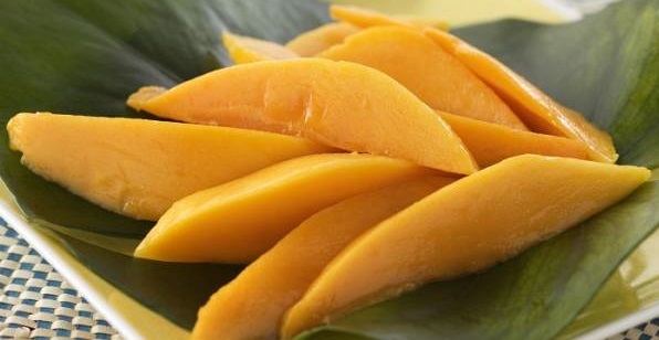 آشنایی با خواص انبه برای زنان آشنایی با خواص انبه برای زنان